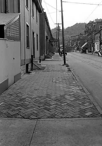 Monterey Street 1931, what was a convenience store on the right is now a Mattress Factory exhibit. August 12, 1931, Pittsburgh City Photographer Collection, Historic Pittsburgh Site.