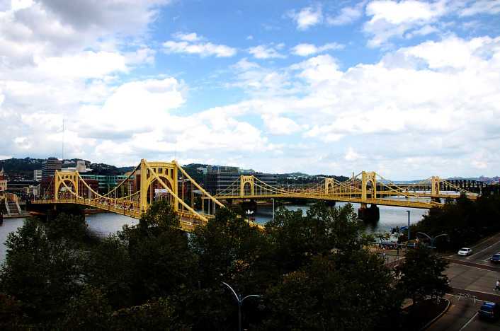 Reints, Britt. “Pittsburgh Bridges, Three Sisters.” Photograph. Wikimedia Commons. 25 Sept. 2012. Web. 14 Dec. 2015.
