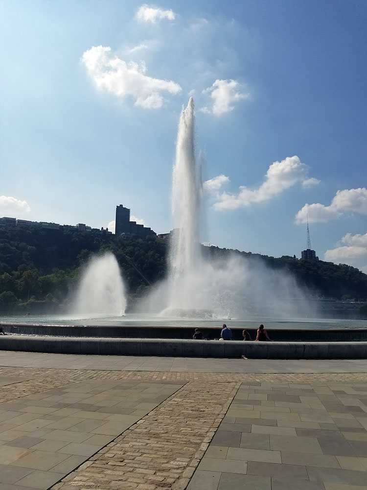 Close-up of the fountain at Point State Park. Photo by Elizabeth Madison. 